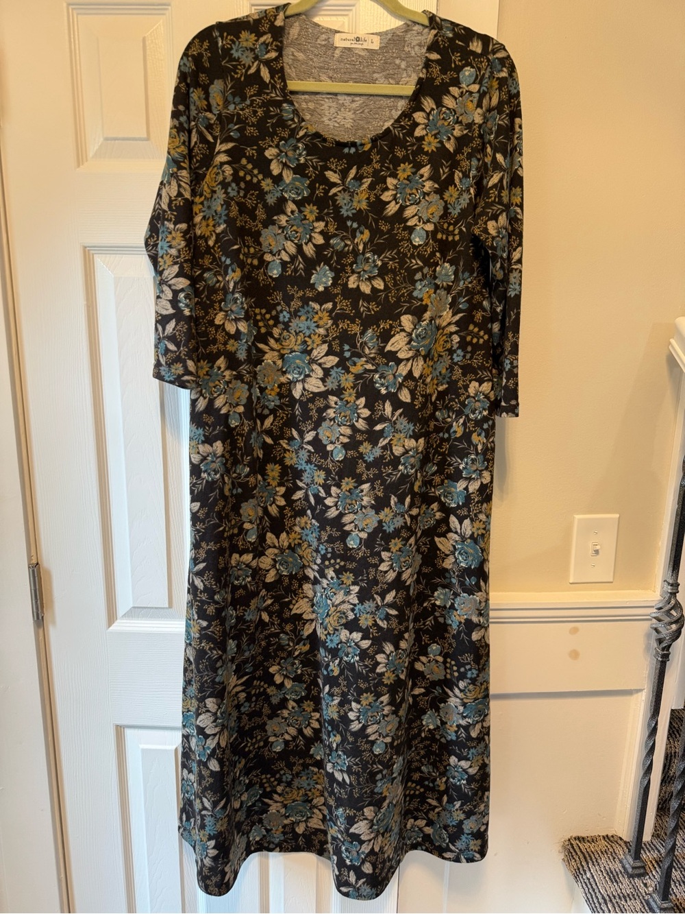 Natural Life Women’s Dress Size Large Black with Blue Flowers EC1